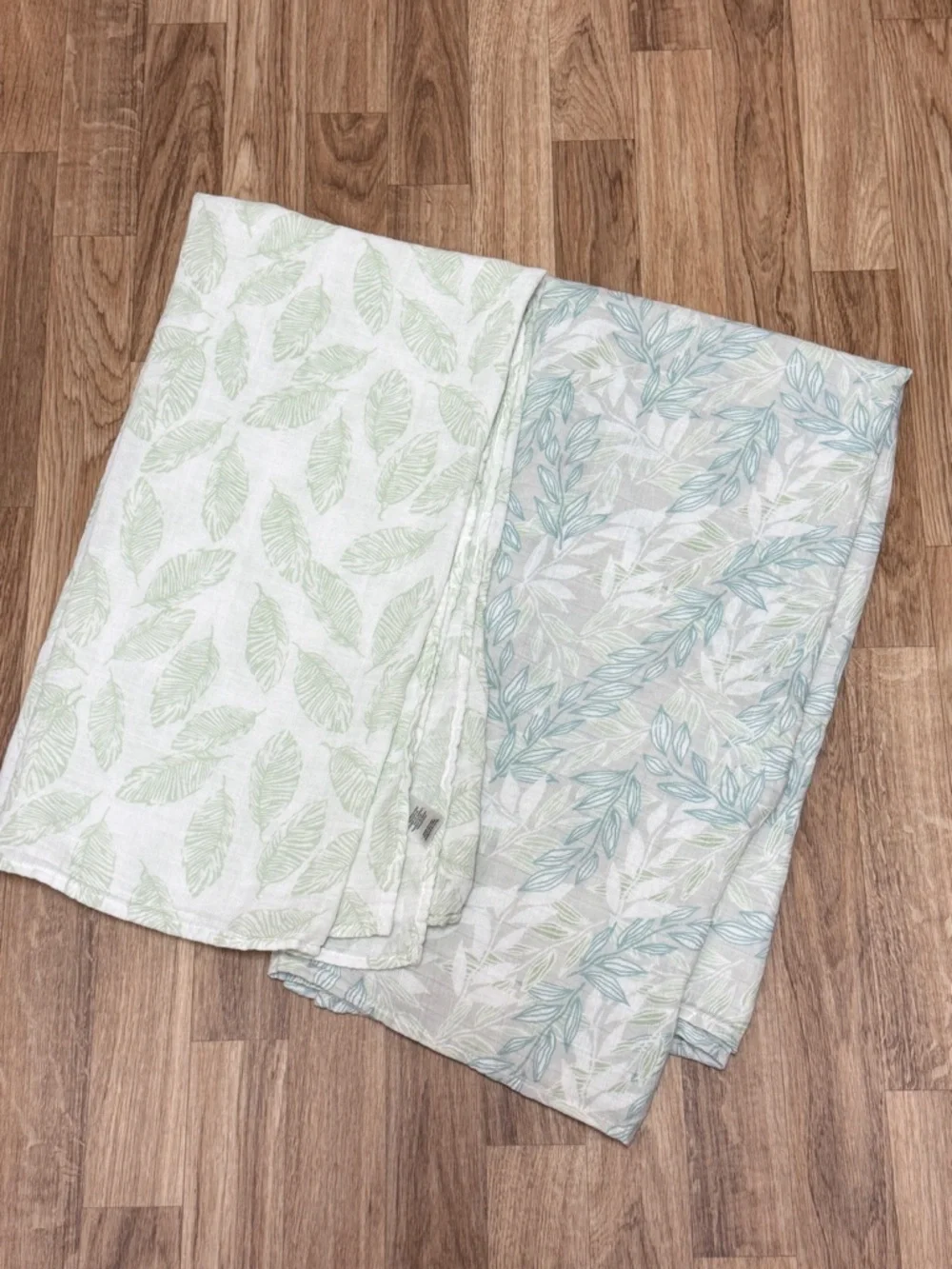 Momcozy Bamboo Cotton Swaddle Blankets - Picture 3 of 3